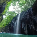 滝と水面