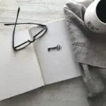 ノート_勉強をするシーン画像